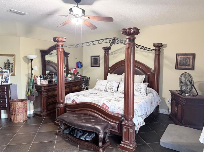 Image No.9-3 Bed House for sale