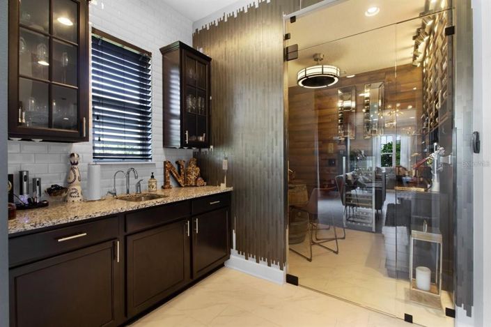 Image No.11-5 Bed House for sale