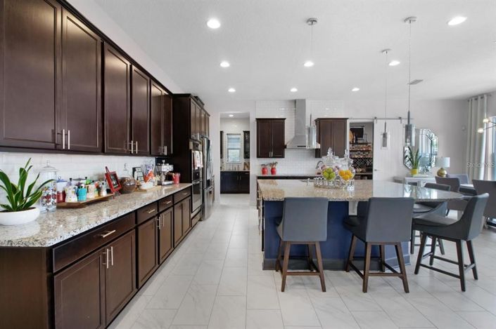 Image No.19-5 Bed House for sale