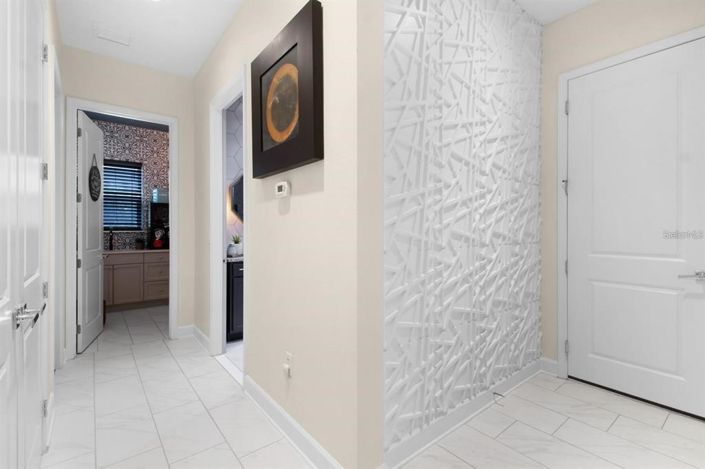 Image No.28-5 Bed House for sale