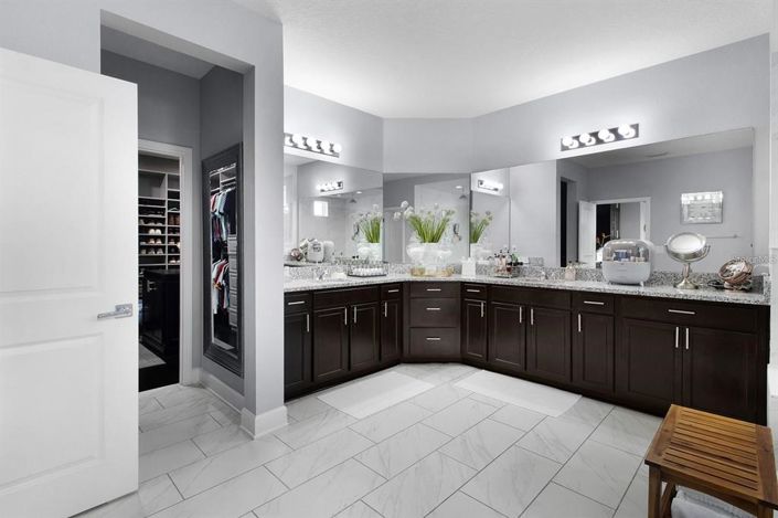 Image No.44-5 Bed House for sale