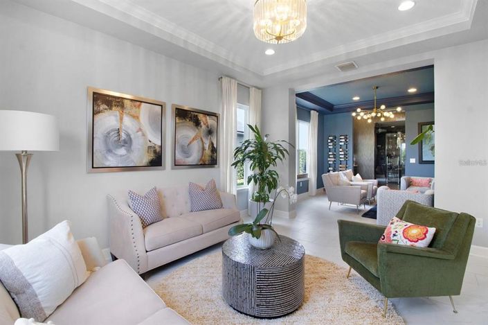 Image No.8-5 Bed House for sale