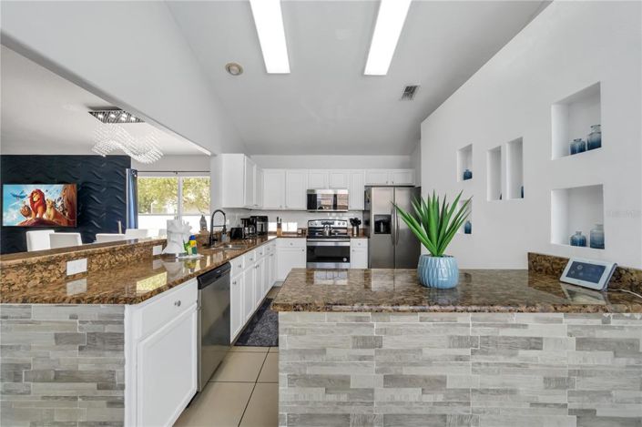 Image No.10-3 Bed House for sale