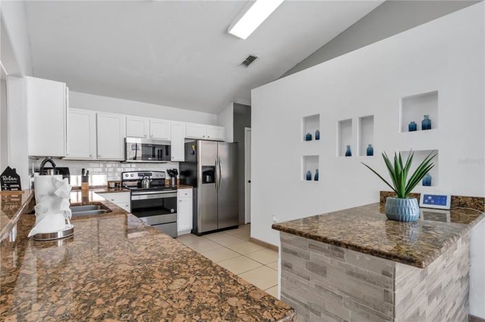 Image No.14-3 Bed House for sale