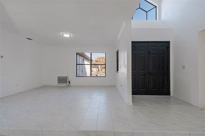 Image No.10-3 Bed House for sale