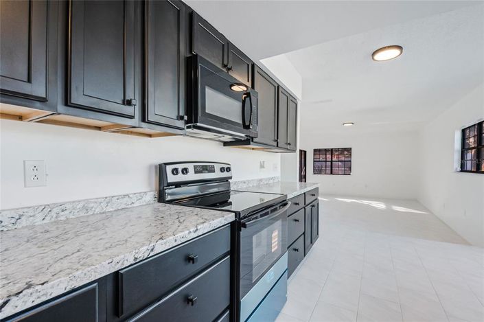 Image No.19-3 Bed House for sale