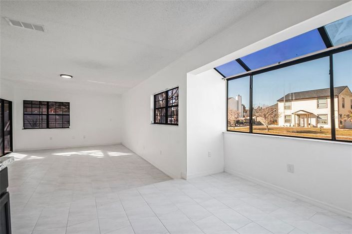 Image No.21-3 Bed House for sale