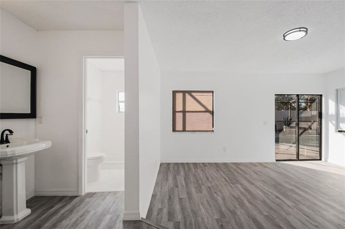 Image No.35-3 Bed House for sale