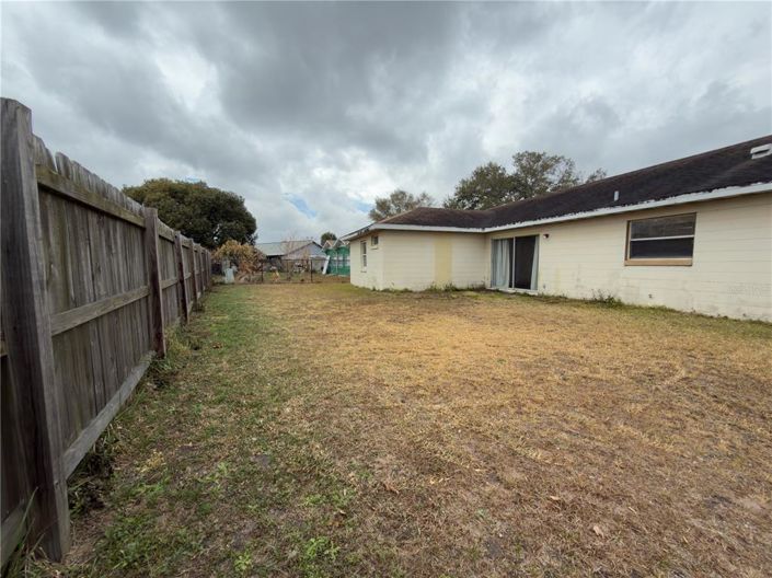 Image No.18-4 Bed House for sale