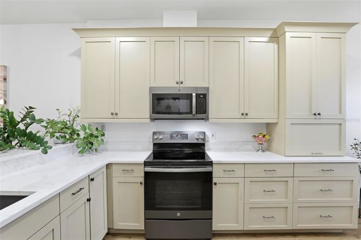 Image No.13-2 Bed Townhouse for sale