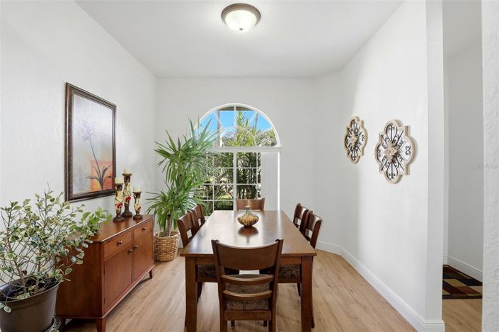 Image No.17-2 Bed Townhouse for sale