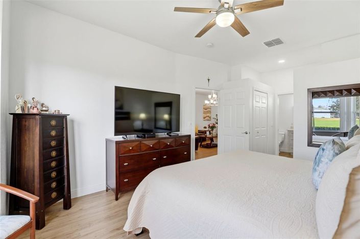 Image No.21-2 Bed Townhouse for sale