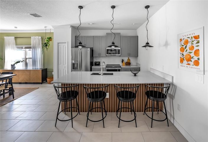 Image No.2-5 Bed Townhouse for sale