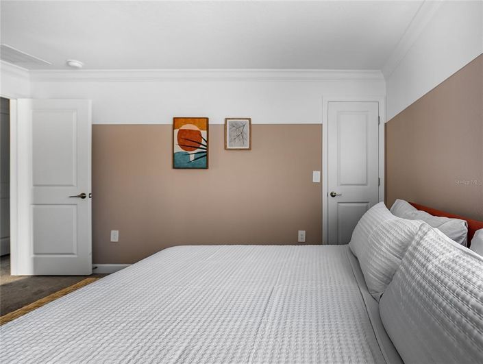 Image No.36-5 Bed Townhouse for sale