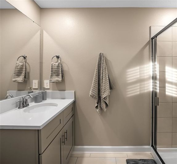 Image No.60-5 Bed Townhouse for sale