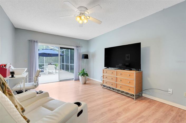 Image No.10-3 Bed House for sale