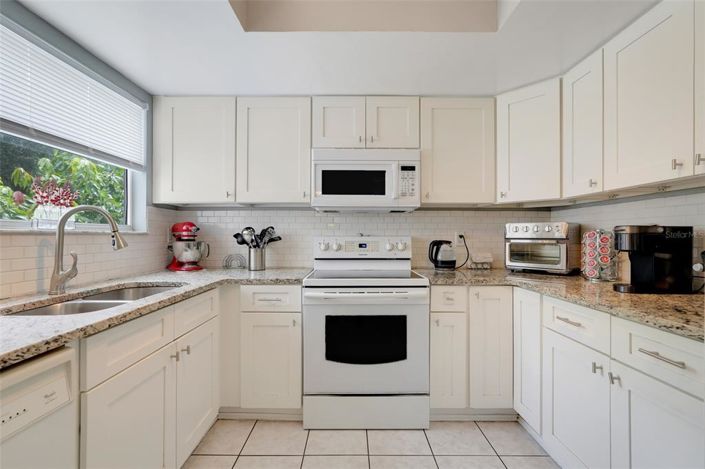 Image No.11-3 Bed House for sale