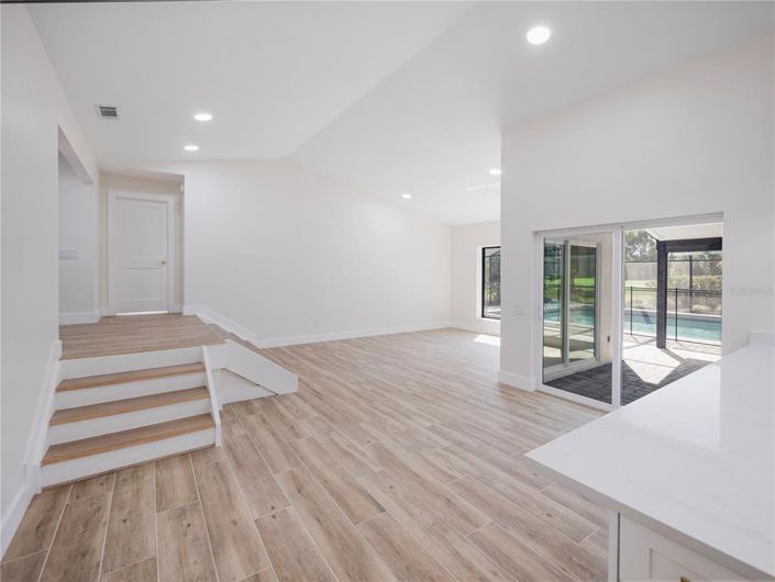 Image No.19-4 Bed House for sale