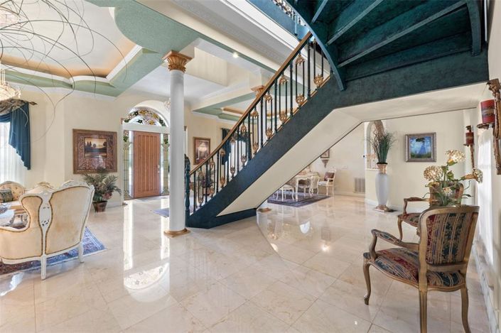 Image No.22-5 Bed House for sale