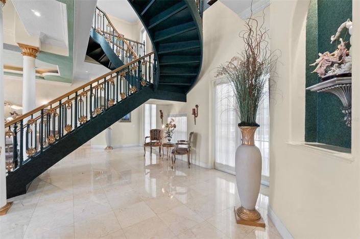 Image No.23-5 Bed House for sale