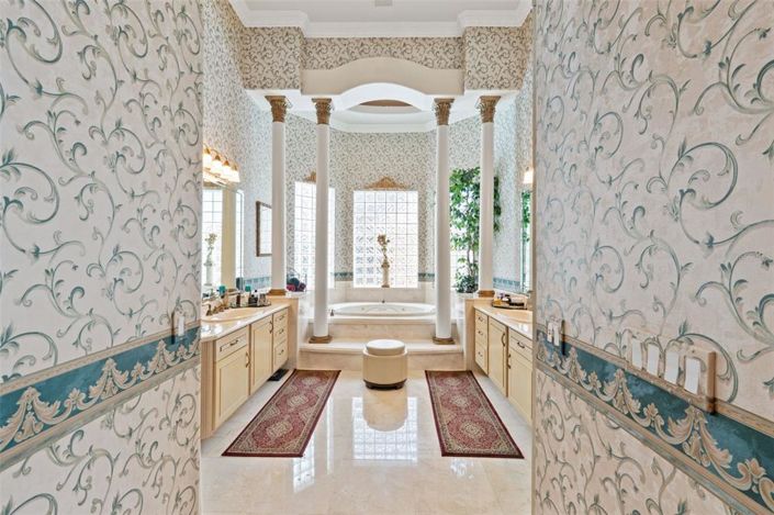 Image No.42-5 Bed House for sale