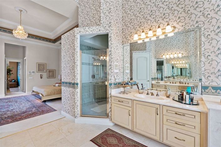 Image No.44-5 Bed House for sale