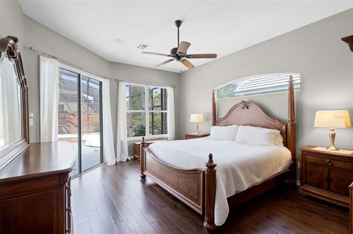 Image No.18-5 Bed House for sale