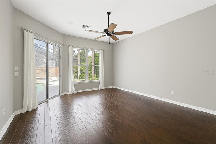 Image No.19-5 Bed House for sale