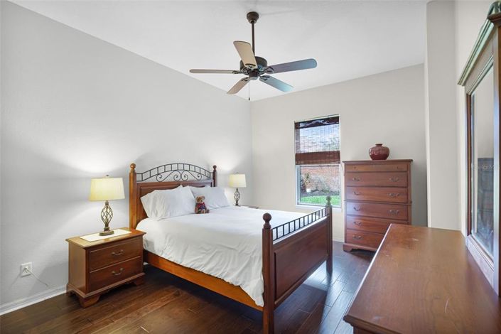 Image No.24-5 Bed House for sale