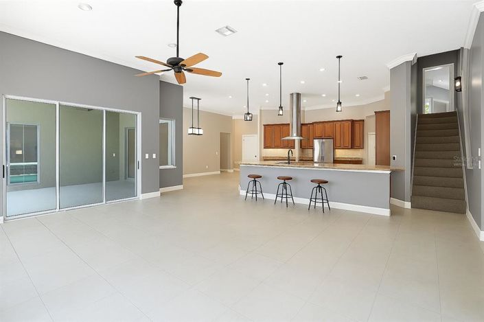 Image No.3-5 Bed House for sale