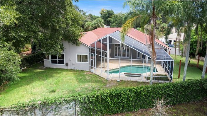 Image No.8-5 Bed House for sale