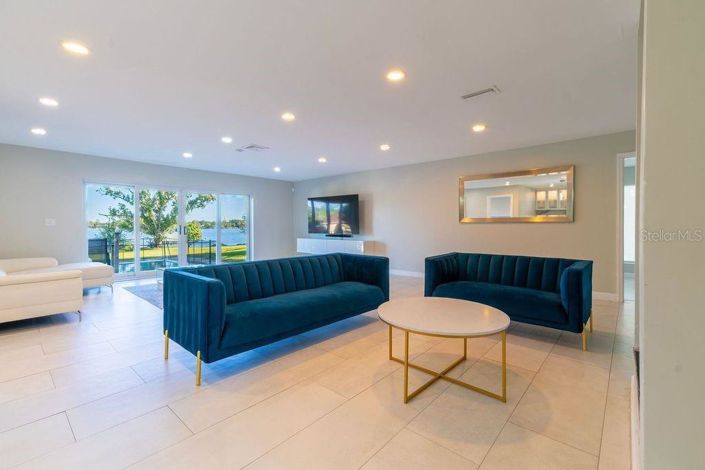 Image No.30-5 Bed House for sale