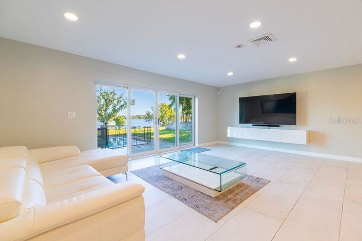 Image No.35-5 Bed House for sale