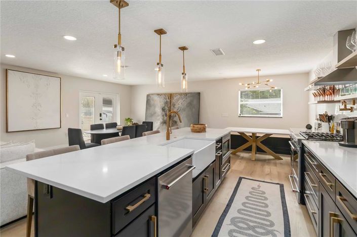 Image No.17-5 Bed House for sale