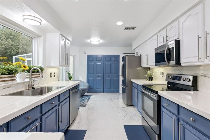 Image No.10-3 Bed Townhouse for sale