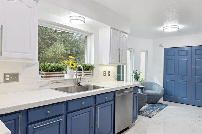 Image No.11-3 Bed Townhouse for sale