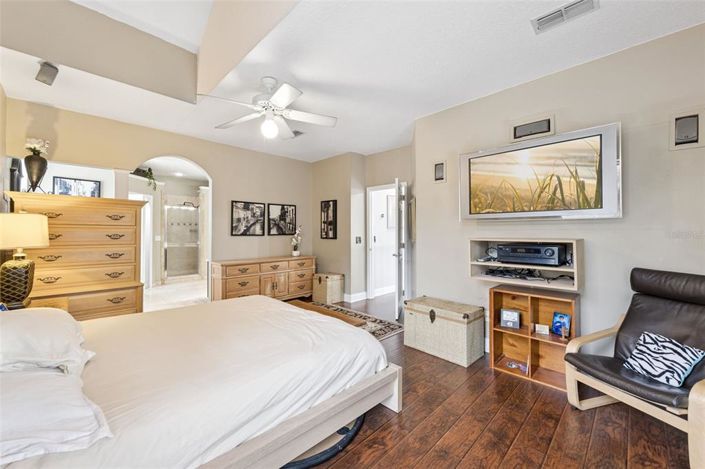 Image No.16-3 Bed Townhouse for sale