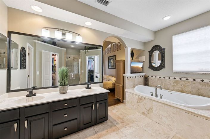 Image No.18-3 Bed Townhouse for sale