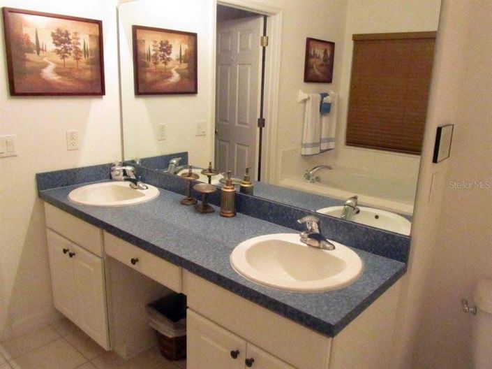 Image No.18-4 Bed House for sale