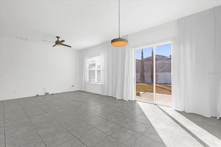 Image No.10-3 Bed House for sale