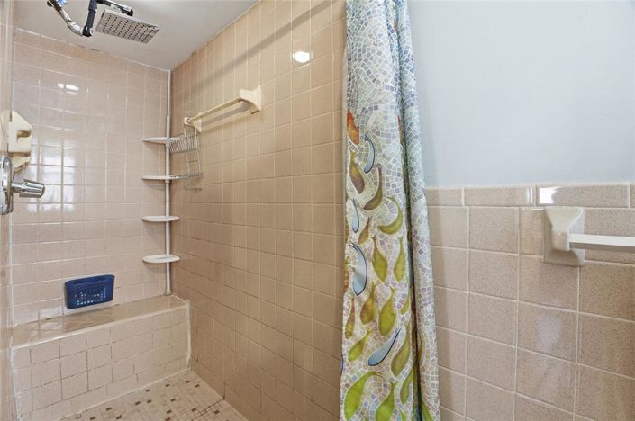 Image No.11-4 Bed House for sale