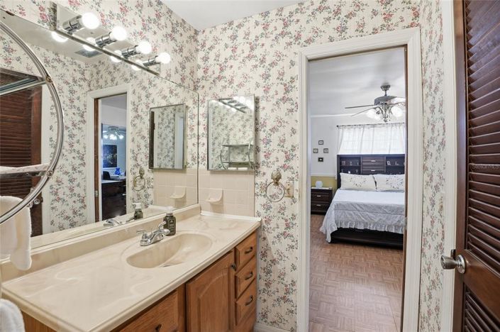 Image No.13-4 Bed House for sale