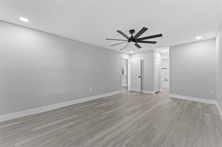 Image No.15-3 Bed House for sale