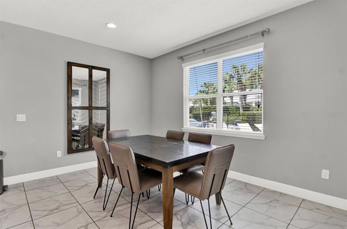 Image No.9-5 Bed House for sale