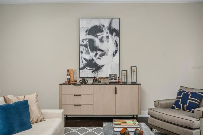 Image No.10-5 Bed House for sale