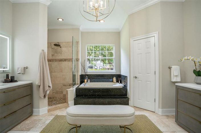 Image No.33-5 Bed House for sale