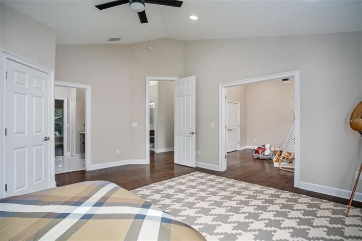 Image No.42-5 Bed House for sale