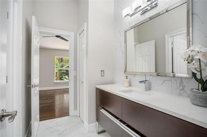 Image No.48-5 Bed House for sale