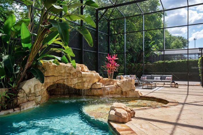 Image No.55-5 Bed House for sale