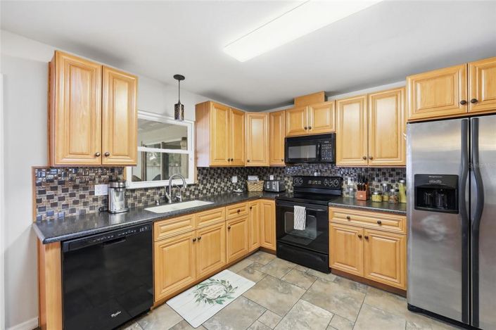 Image No.11-4 Bed House for sale